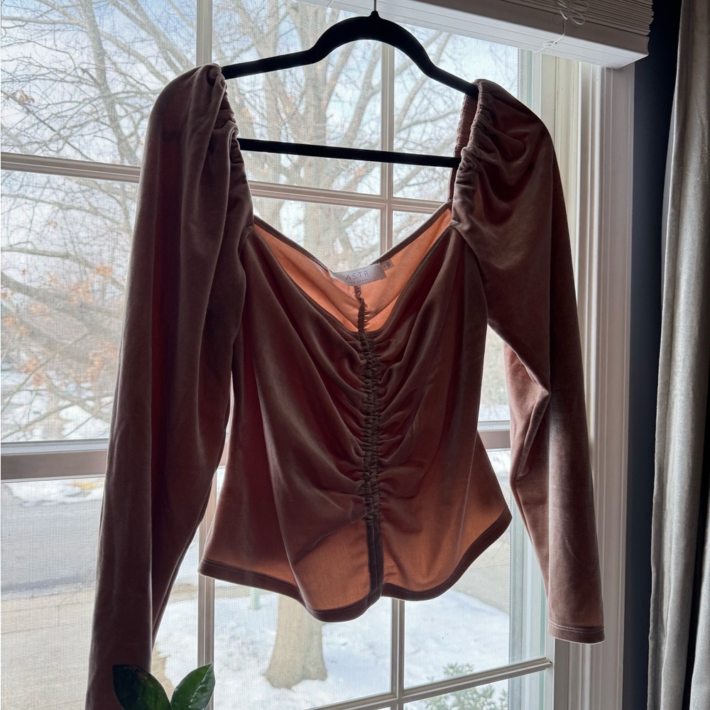 ASTR Ruched Velvet Top - NWOT - Picture 3 of 6